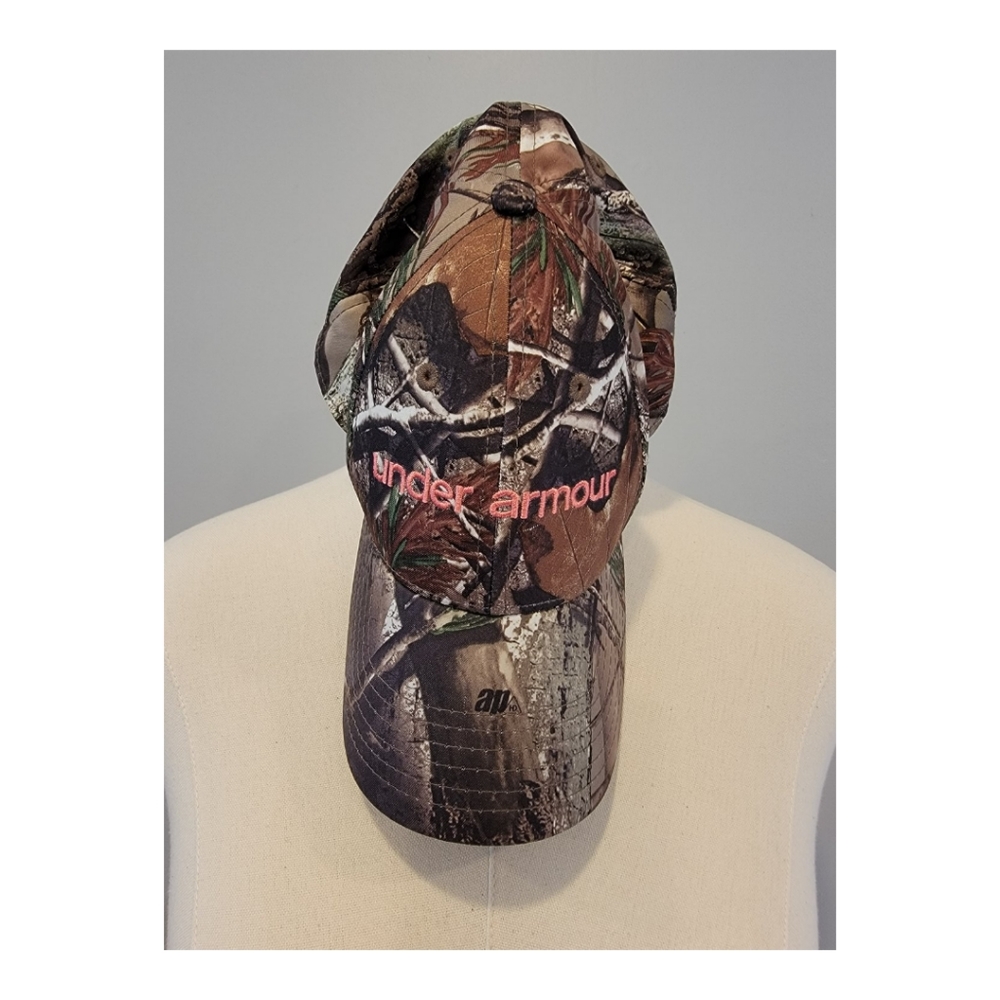 Under Armour Women's Hat Great Condition!! Camo